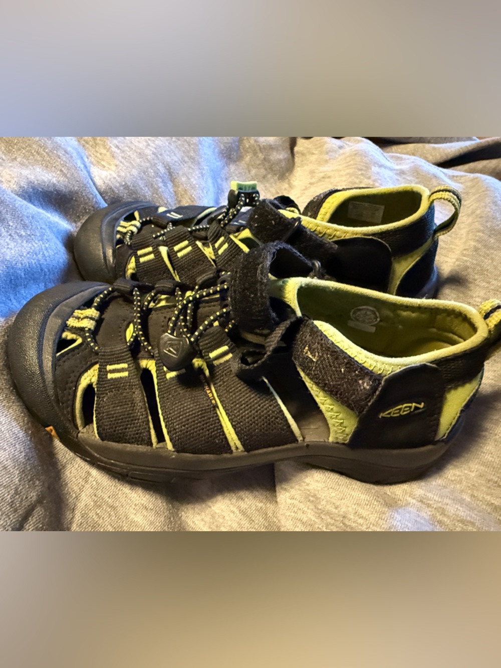 Keen Kids Black and Lime Sport Sandals #B01